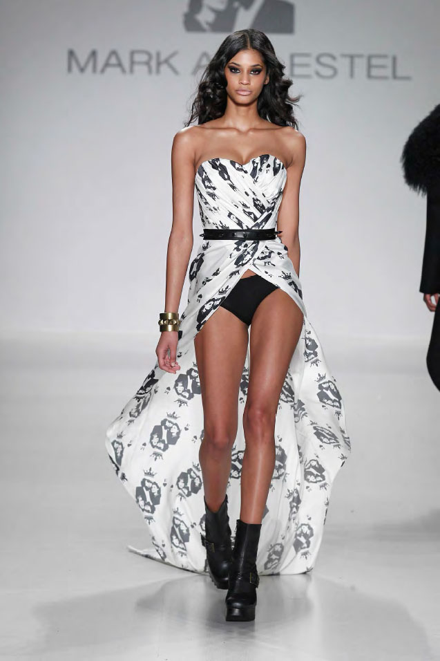high-res_me-silk-logo-gown