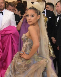 Met Gala 2018 : Ariana Grande sparkles in Butani diamonds - DANIEL+LAUREN