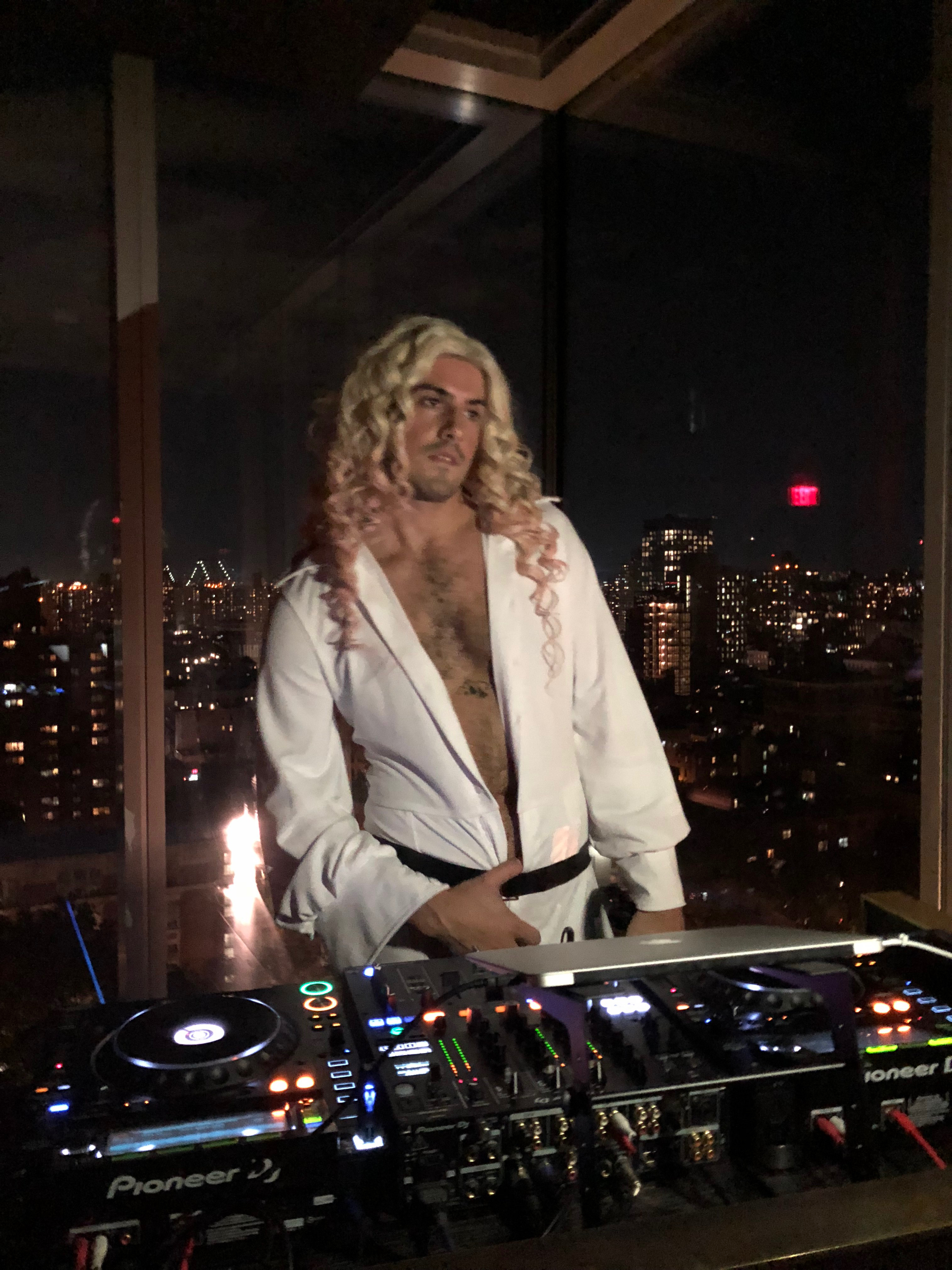 9ADCD779-7538-46B2-AF50-1439D6D3BAA7