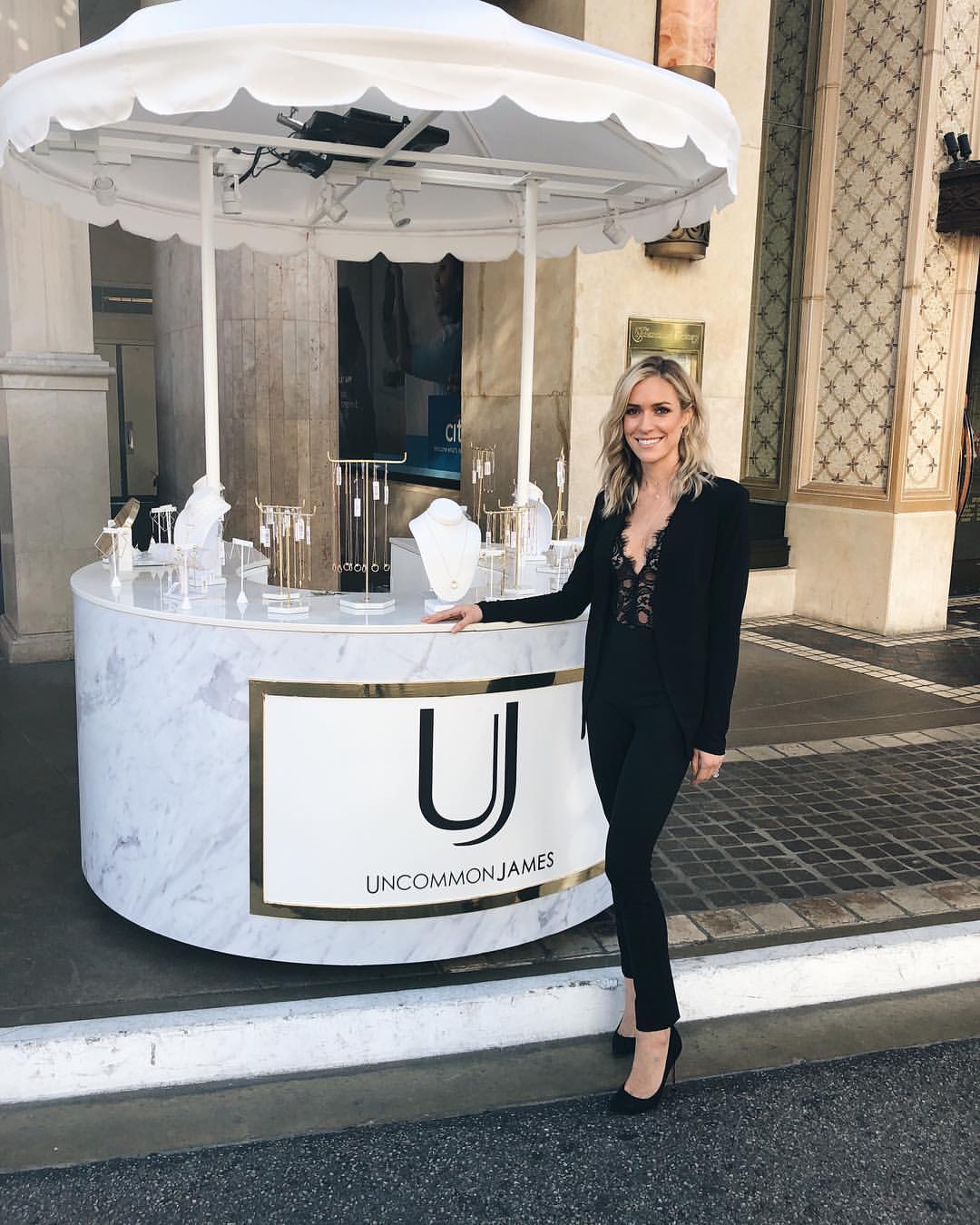 45404687_280811615903828_3017289903949969558_n